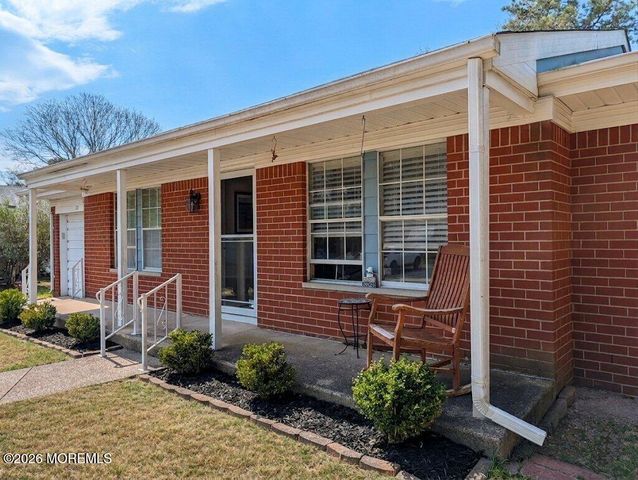 29 Moccasin Drive, Whiting, NJ 08759