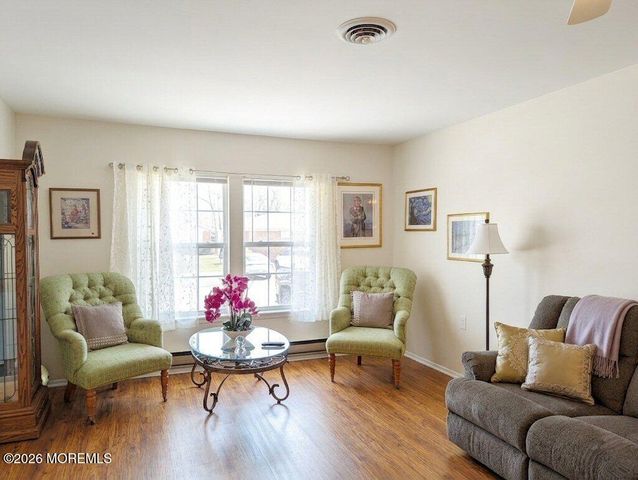 29 Moccasin Drive, Whiting, NJ 08759