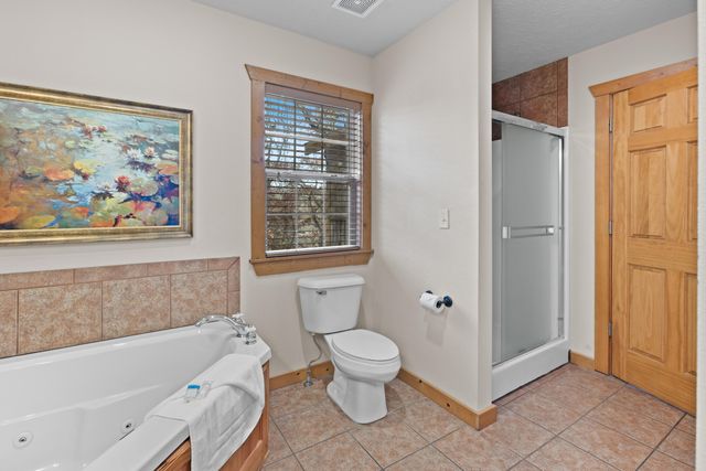 27 Bells Avenue, Branson West, MO 65737