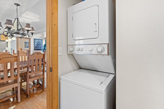 27 Bells Avenue, Branson West, MO 65737