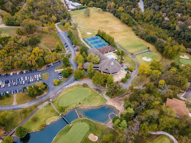 27 Bells Avenue, Branson West, MO 65737