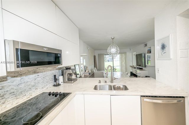 9856 Nob Hill Ln 9856, Sunrise, FL 33351