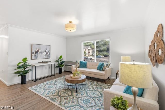 12 Norwich Pl 12, Franklin Twp., NJ 08873