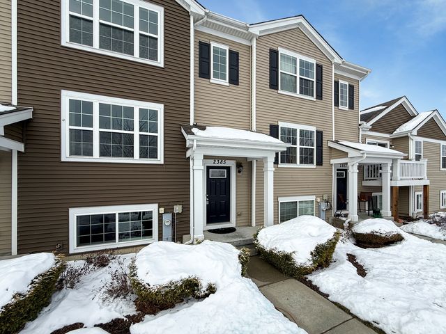 2385 Upland Road, Pingree Grove, IL 60140