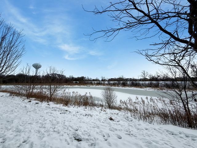 2385 Upland Road, Pingree Grove, IL 60140