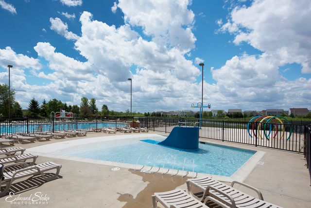 2385 Upland Road, Pingree Grove, IL 60140