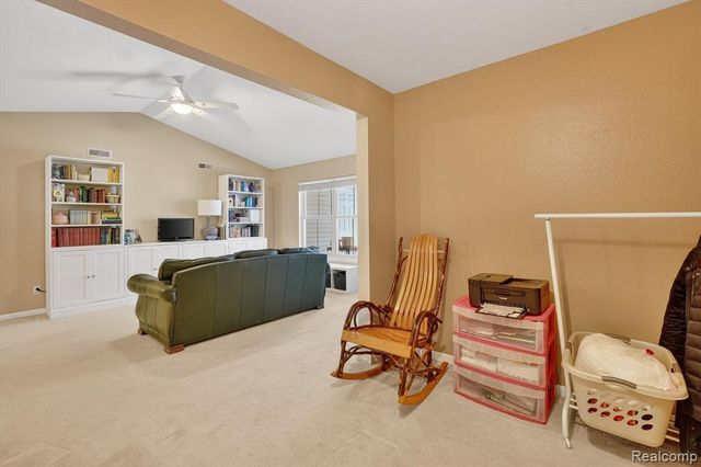 613 Curzon Court 203, Howell, MI 48843