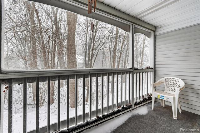 613 Curzon Court 203, Howell, MI 48843