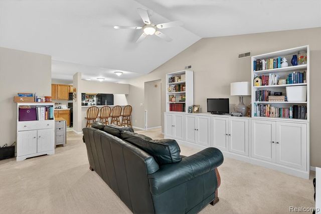 613 Curzon Court 203, Howell, MI 48843