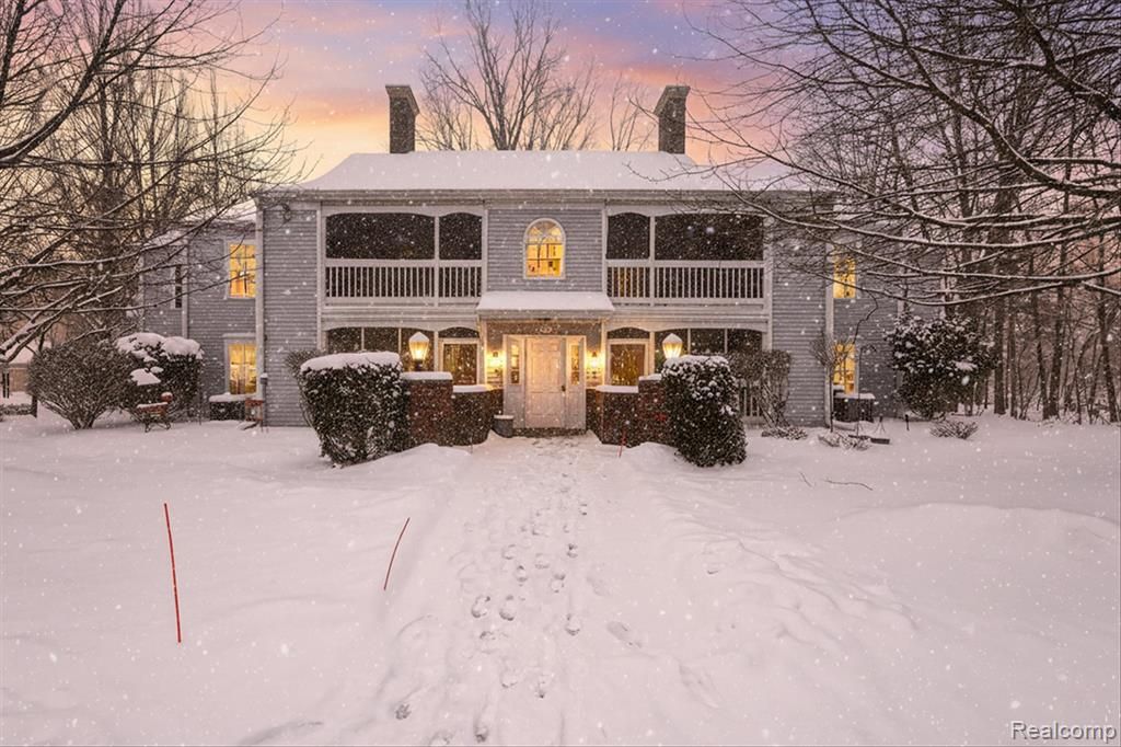 613 Curzon Court 203, Howell, MI 48843