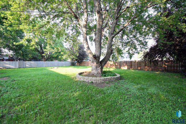 3601 S Holbrook Ave Avenue, Sioux Falls, SD 57106