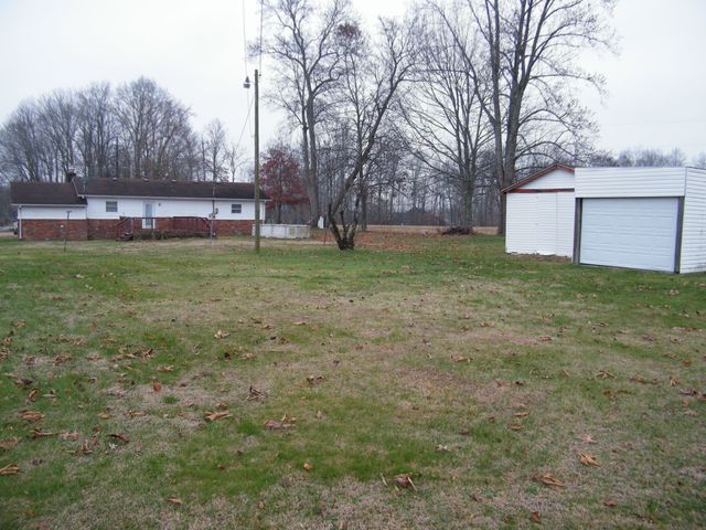 495 Froedge Dr, Lafayette, TN 37083