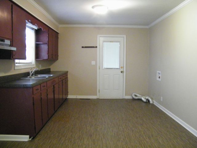 495 Froedge Dr, Lafayette, TN 37083