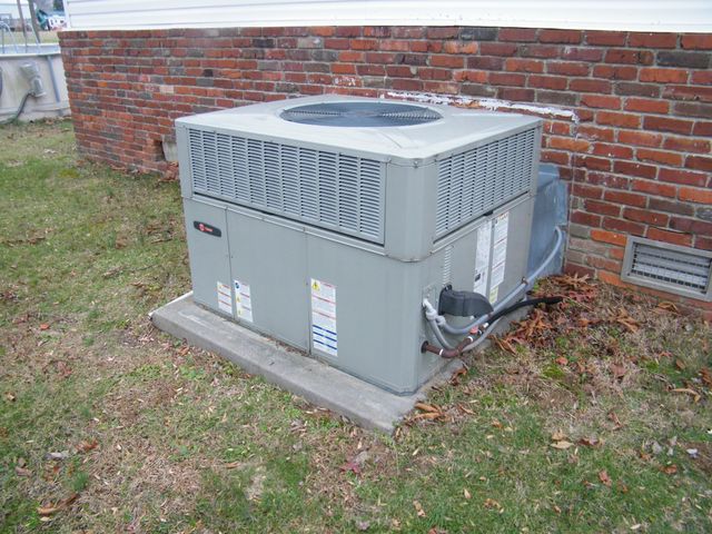 495 Froedge Dr, Lafayette, TN 37083