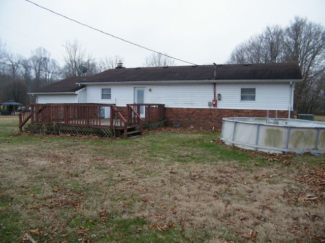 495 Froedge Dr, Lafayette, TN 37083