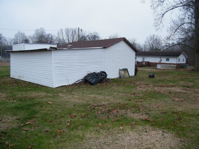 495 Froedge Dr, Lafayette, TN 37083