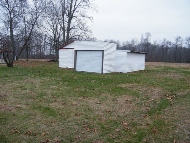 495 Froedge Dr, Lafayette, TN 37083