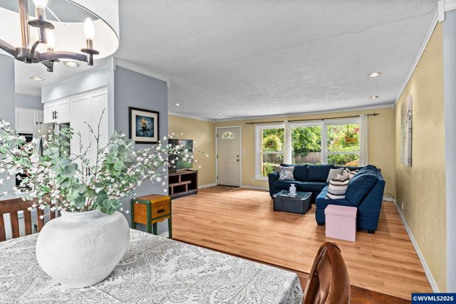 329 Moonlight Av SE, Salem, OR 97302