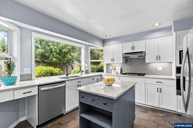 329 Moonlight Av SE, Salem, OR 97302