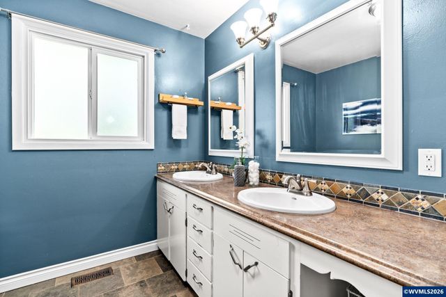 329 Moonlight Av SE, Salem, OR 97302