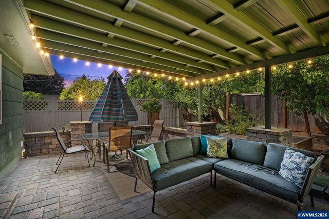 329 Moonlight Av SE, Salem, OR 97302