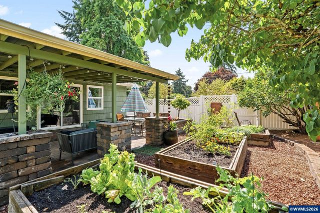 329 Moonlight Av SE, Salem, OR 97302