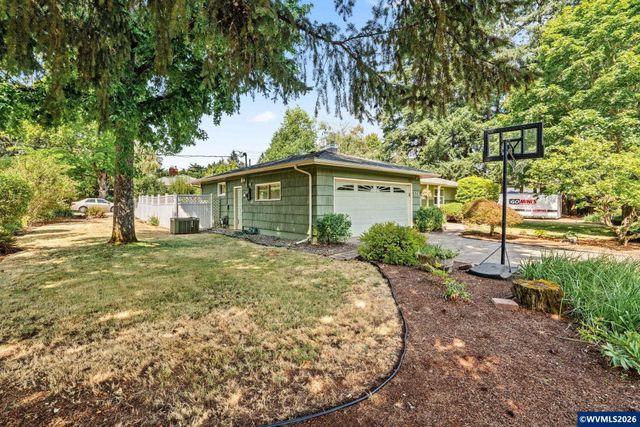 329 Moonlight Av SE, Salem, OR 97302