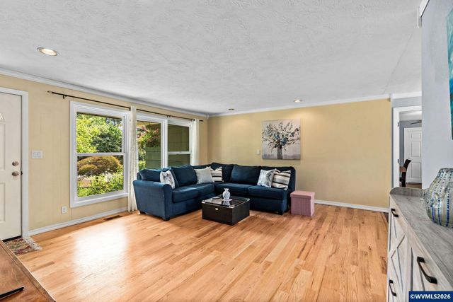 329 Moonlight Av SE, Salem, OR 97302