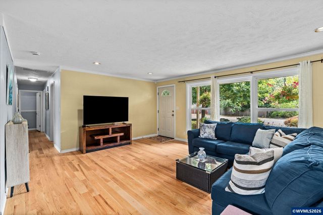 329 Moonlight Av SE, Salem, OR 97302