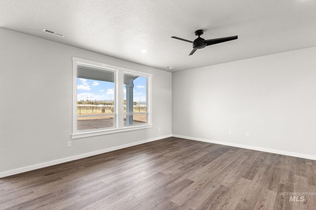 1218 W Pack River Dr, Meridian, ID 83642