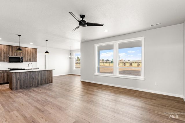 1218 W Pack River Dr, Meridian, ID 83642