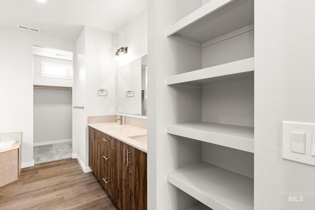 1218 W Pack River Dr, Meridian, ID 83642