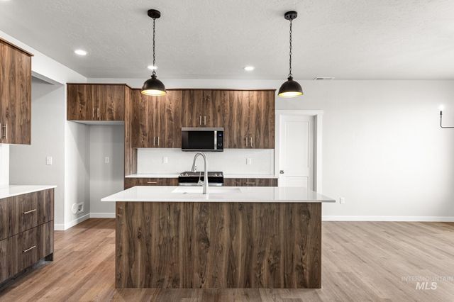 1218 W Pack River Dr, Meridian, ID 83642