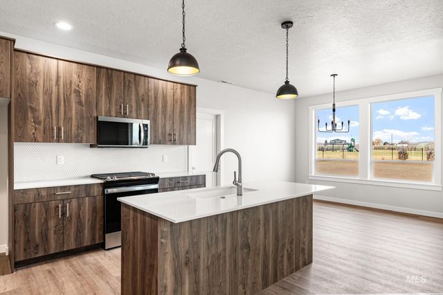 1218 W Pack River Dr, Meridian, ID 83642