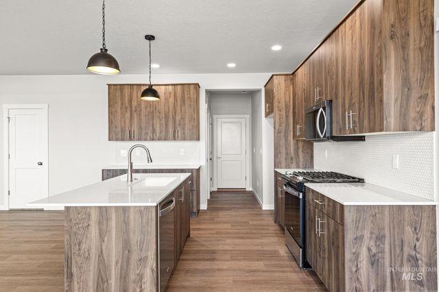 1218 W Pack River Dr, Meridian, ID 83642
