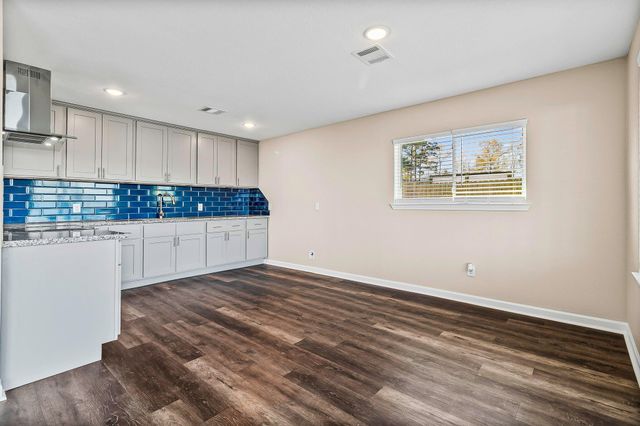 416 Kickapoo Dr, Livingston, TX 77351