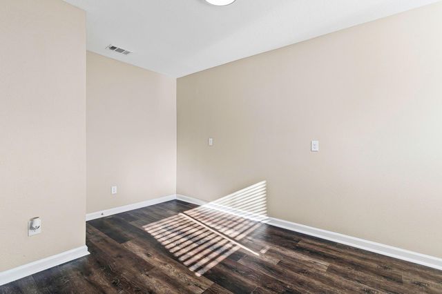 416 Kickapoo Dr, Livingston, TX 77351