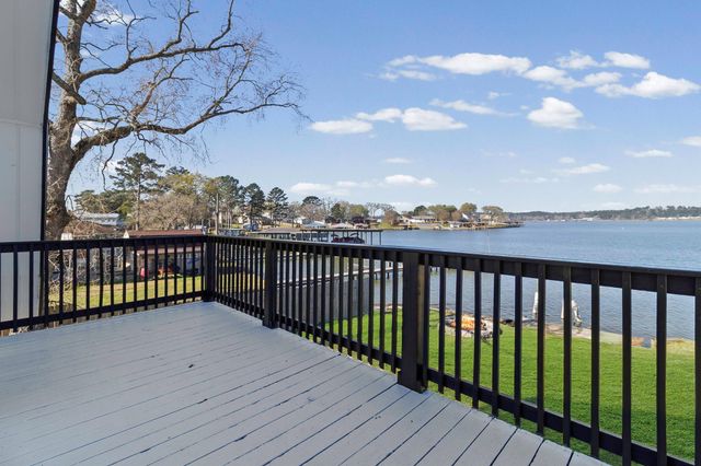 416 Kickapoo Dr, Livingston, TX 77351