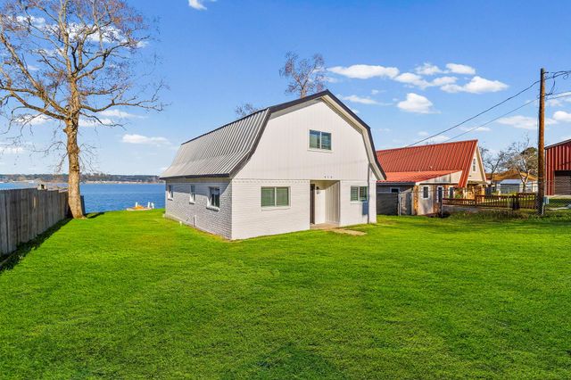 416 Kickapoo Dr, Livingston, TX 77351