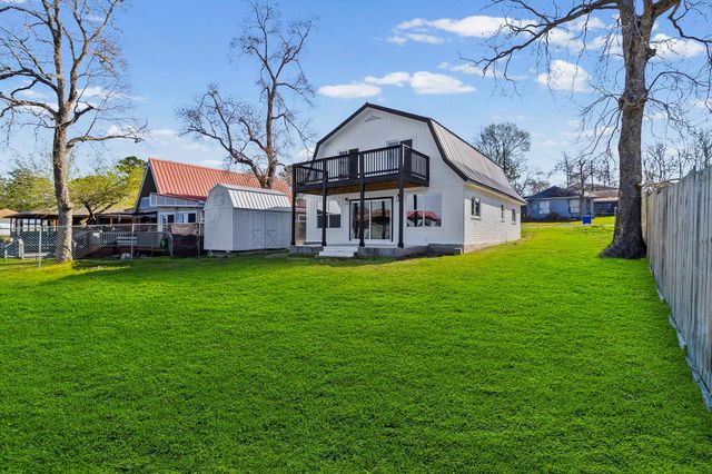 416 Kickapoo Dr, Livingston, TX 77351