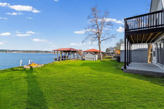 416 Kickapoo Dr, Livingston, TX 77351