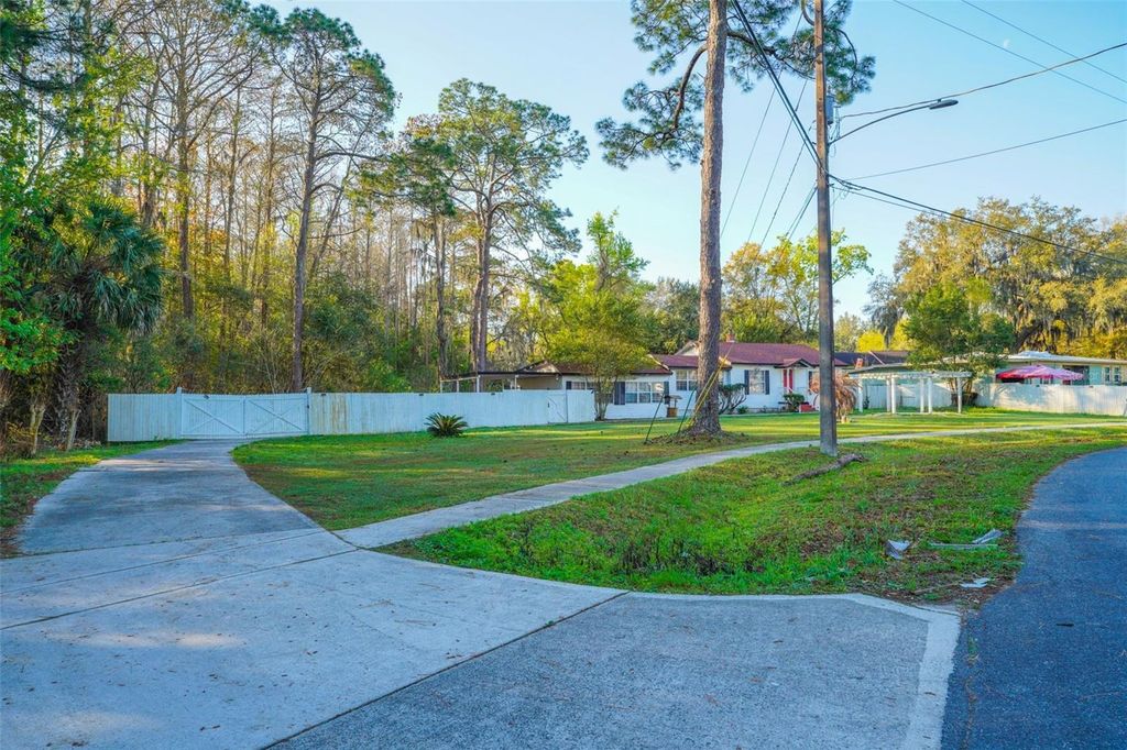 Image 2 of property listing at 2285 LAKE DRIVE, Jacksonville, FL 32246