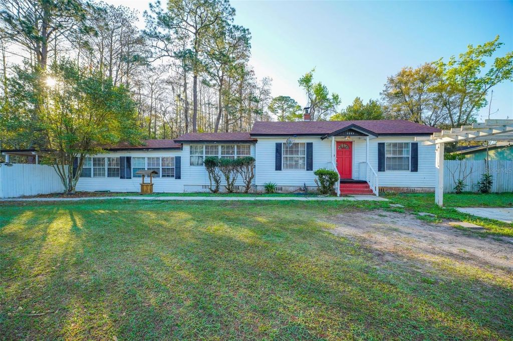 Image 12 of property listing at 2285 LAKE DRIVE, Jacksonville, FL 32246