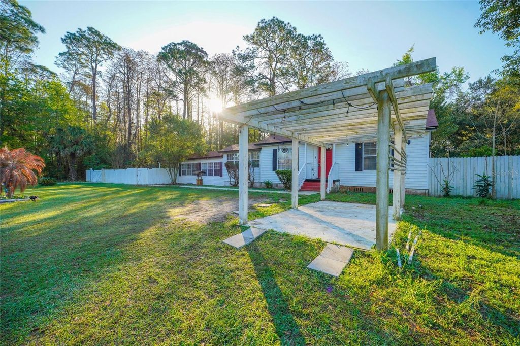 Image 13 of property listing at 2285 LAKE DRIVE, Jacksonville, FL 32246