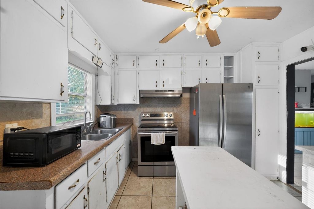 Image 25 of property listing at 2285 LAKE DRIVE, Jacksonville, FL 32246