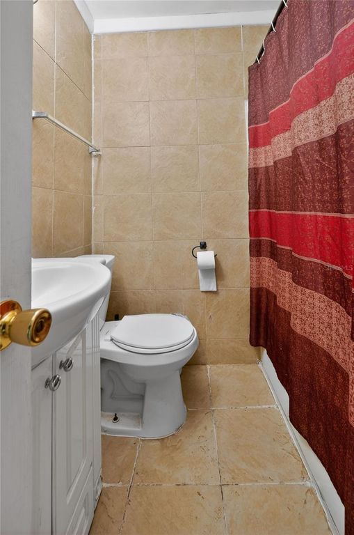 Image 30 of property listing at 2285 LAKE DRIVE, Jacksonville, FL 32246