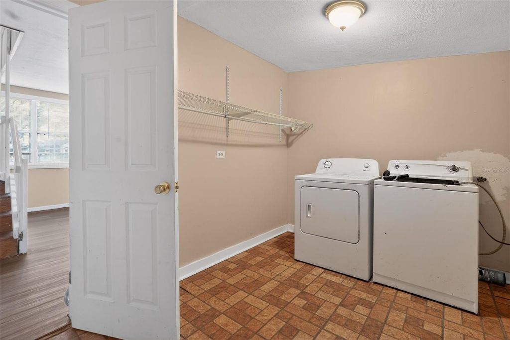 Image 36 of property listing at 2285 LAKE DRIVE, Jacksonville, FL 32246