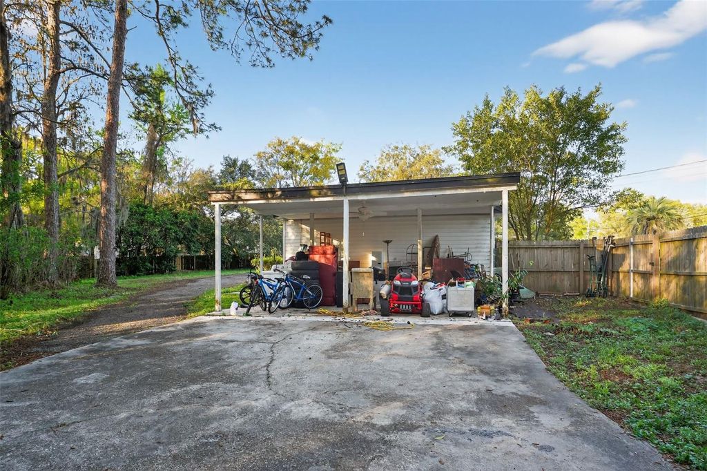 Image 6 of property listing at 2285 LAKE DRIVE, Jacksonville, FL 32246