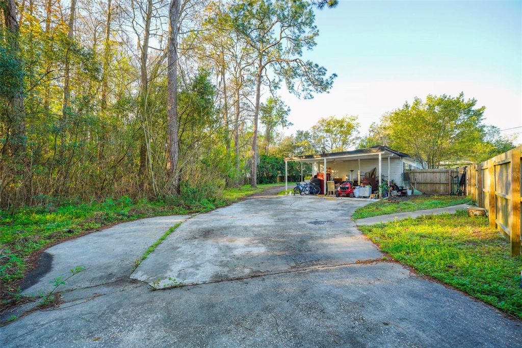 Image 10 of property listing at 2285 LAKE DRIVE, Jacksonville, FL 32246