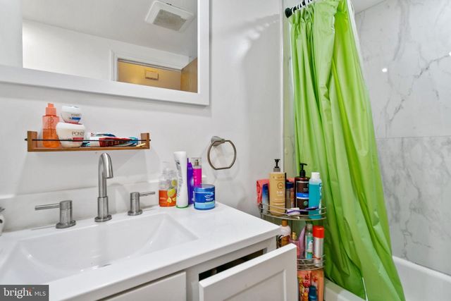466 RIVELY AVE, Collingdale, PA 19023
